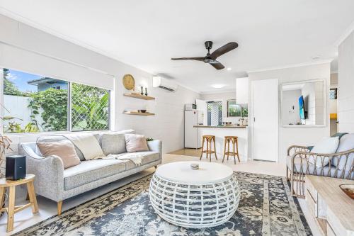 Bright and Spacious Triplex Near Holloways Beach near The Australian Armour & Artillery Museum