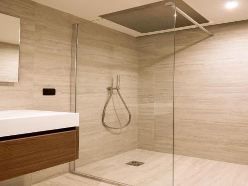 Luxurious apartment -2BR-6P- Louvre Museum - image 5