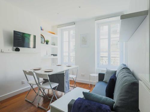 One-Bedroom Apartment image 3