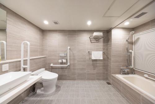 room detail thumbnail 2