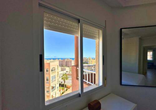 Mirador del Sol Ático en Urbanización con Piscina (Mirador del Sol Atico en Urbanizacion con Piscina) in Arenales Del Sol