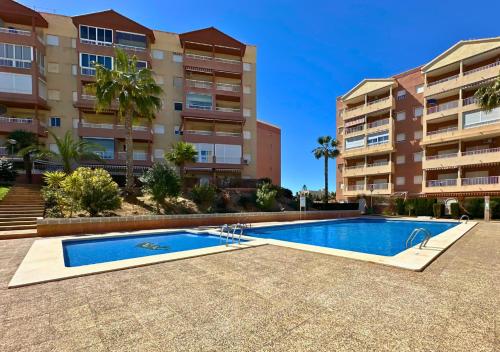 Mirador del Sol Ático en Urbanización con Piscina (Mirador del Sol Atico en Urbanizacion con Piscina) in Arenales Del Sol