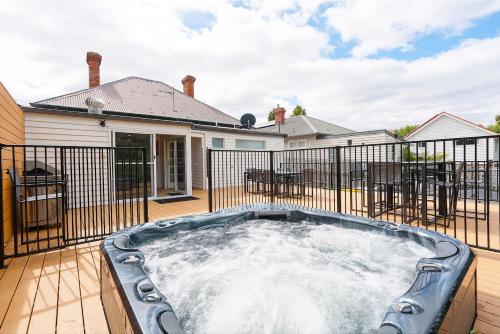 Wilson Cottage - Historic Charm meets Modern Comfort