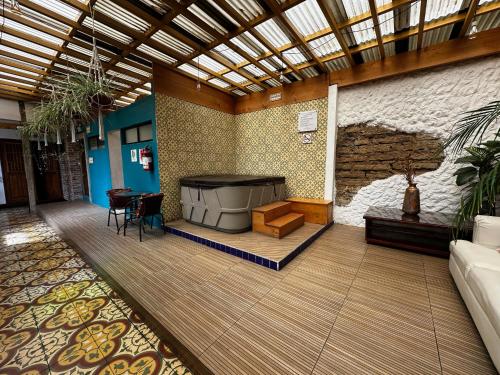 온수 욕조, Casa Morasan Hotel-Boutique in 퀘트잘텐난고