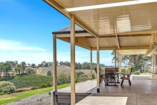 Vinea Vista - Hillside Homestead amid Rural Beauty