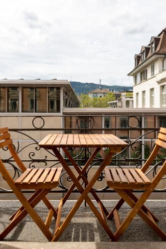 View, Apt 3B - Downtown Spacious 2-BR Apartment in Zürich