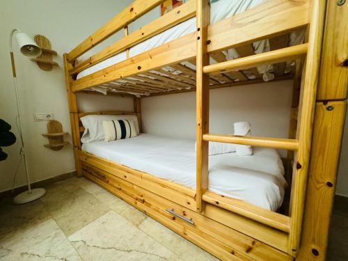 ABAT 1 Cool & Wide Flat next to the Cathedral, Valencia (photo 10)