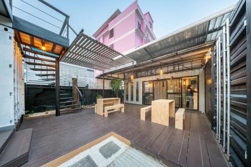 Vista exterior, SHIN Hostel Changphuak ChiangMai in Chiang Mai