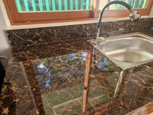 New, fully-furnished apartment 2mins from airport, El Nido (fotografie 9)
