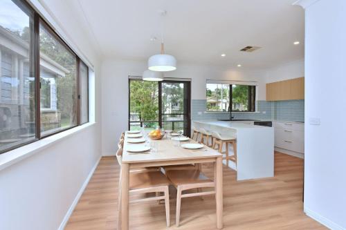 Luna - Absolute Beachfront