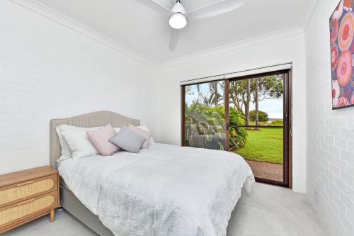 Luna - Absolute Beachfront