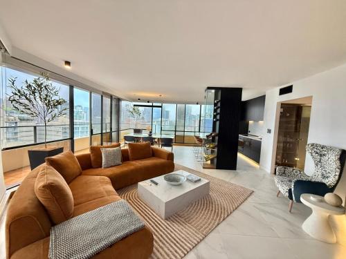 Sub Penthouse - Large Luxury 2 Bedroom Apartment - Brisbane