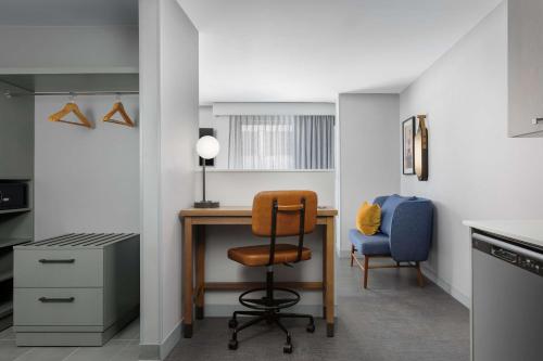 Homewood Suites by Hilton Newport Cincinnati - image 2