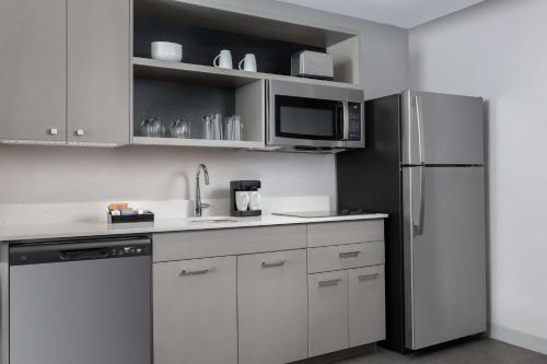 Homewood Suites by Hilton Newport Cincinnati - image 14