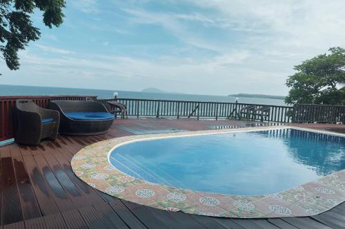 Swimming pool, Blue Deep Resort powered by Cocotel in Padre Burgos