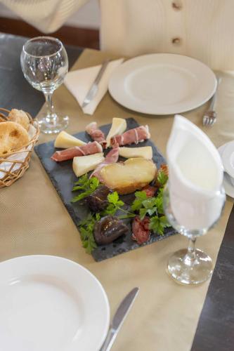 Hotel Mira Serra - image 11