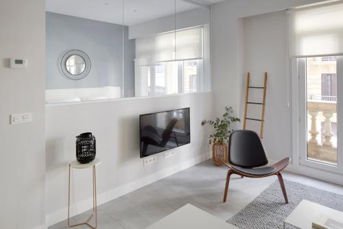 One-Bedroom Apartment image 10
