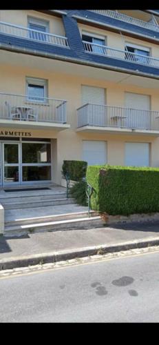 Studio au calme avec stationnement in บ๊ากโนเล เดอ ลออร์น