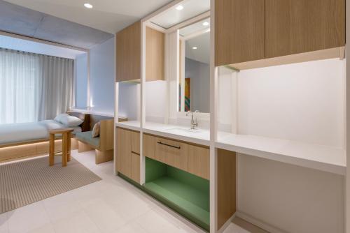lyf Bondi Junction Sydney - image 2