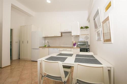 One-Bedroom Apartment with Terrace image 5