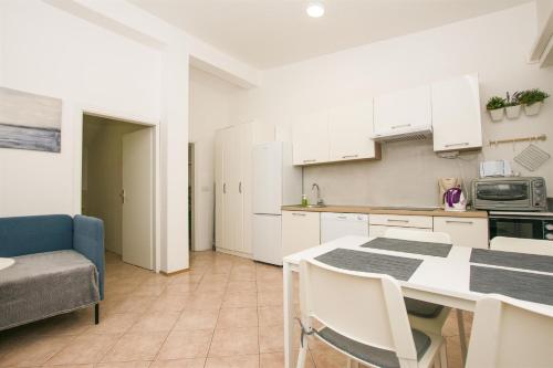 One-Bedroom Apartment with Terrace image 7