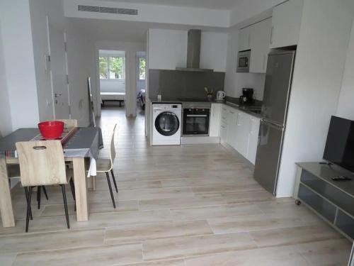 Centre de Roses 500 m de la plage appartement 6 personnes Rav in Montjoi