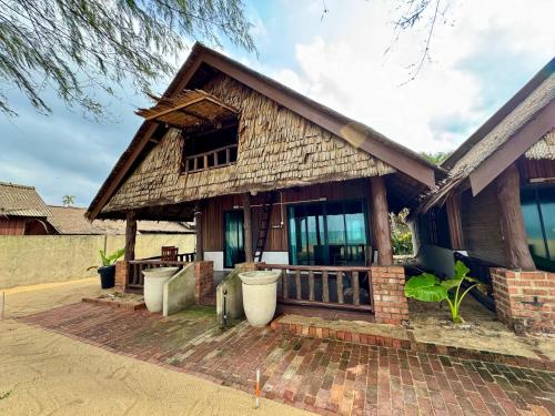 Exterior view, Sunrise Chalet in Marang