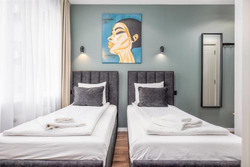 Quad room, shower, 4 beds
