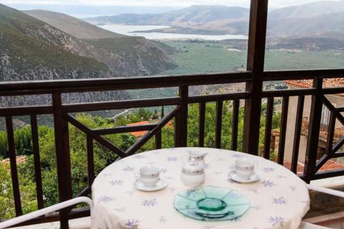 Apollon Stone Villa in Delphi with Stunning View!