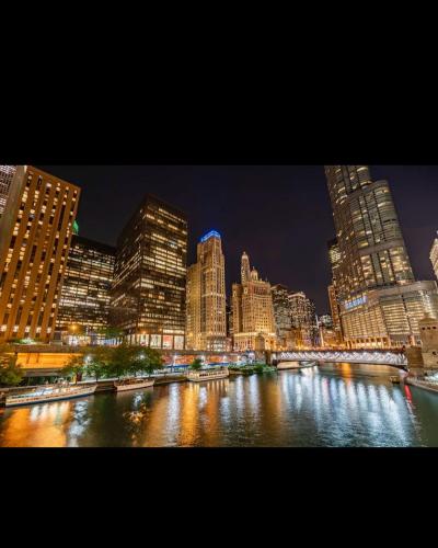 Best skyrise in downtown Chicago near 311 South Wacker Drive Chicago