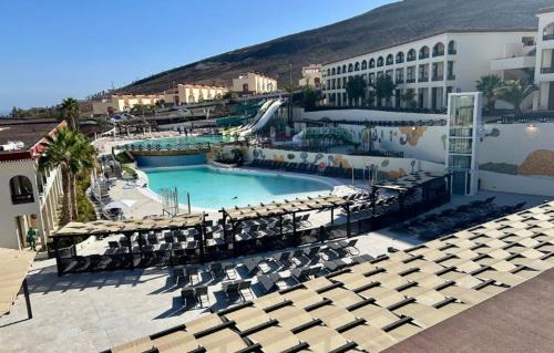 泳池, Hotel LIVVO Jandía Golf (Hotel LIVVO Jandia Golf) in 普拉亞德建尼亞