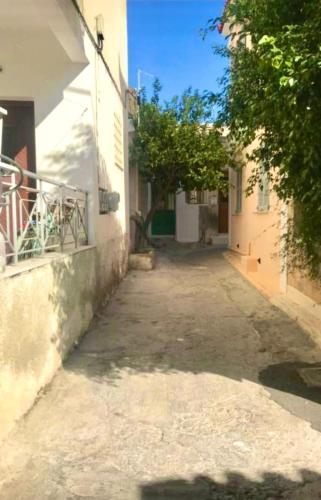 สภาพแวดล้อมโดยรอบ, Downtown Aegina Loft-Style Apartment in เอไจนา