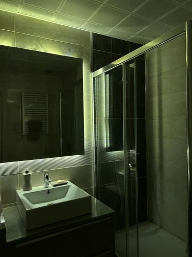 35th Floor Gem with a Sky-high View over Skopje, Skopje (photo 10)