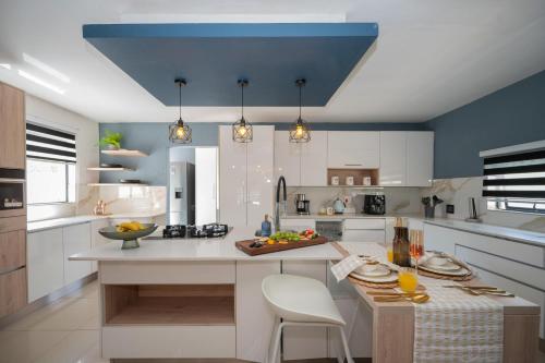 Grace House, Mkhuhlu, spacious 4-bedroom house in Cork