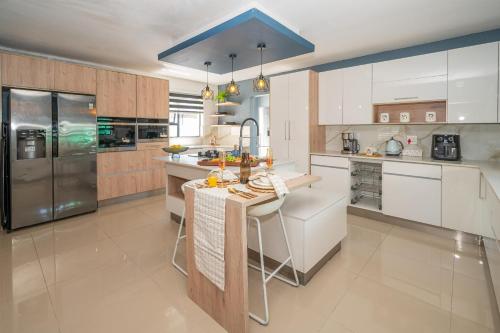 Grace House, Mkhuhlu, spacious 4-bedroom house in Cork