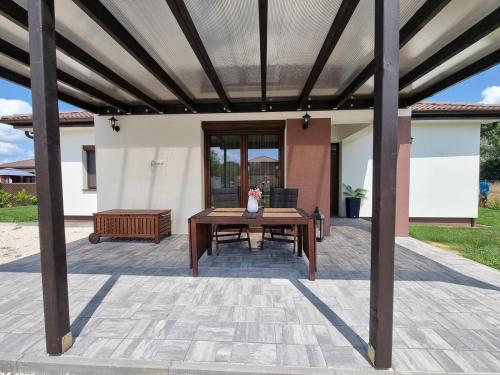 Léda Pihenőház Siófok by BLTN Léda Pihenőház Siófok by BLTN