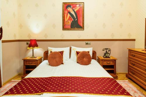 Deluxe Double Room image 10
