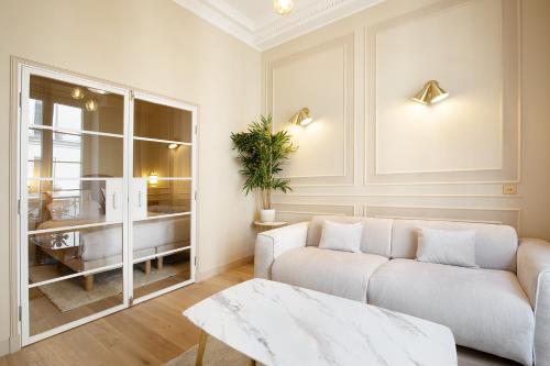 Pick A Flat's Apartments in Opéra- Rue Saint-George, Parigi