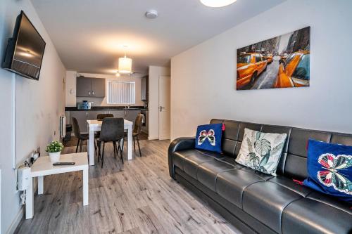 One-bedroom ground floor apartment in Birmingham with parking, Birmingham