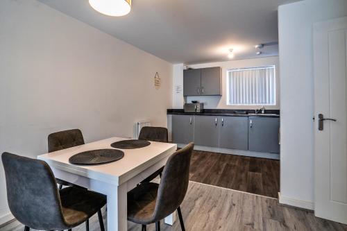 One-bedroom ground floor apartment in Birmingham with parking, Birmingham (fotografie 10)