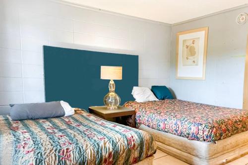 2 queen beds