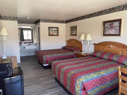 Lakeside Inn & Suites - image 7