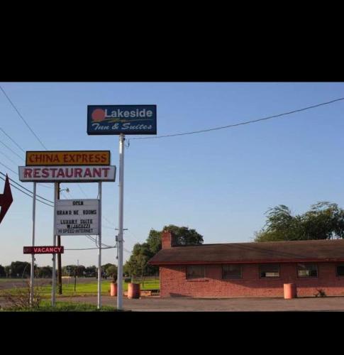 Lakeside Inn & Suites