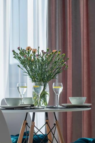 Cozy Studio with River View Spadochroniarzy with Parking & SPA by Noclegi Renters - image 4