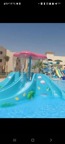 شاليه فى قريه بالم بيتش العين السخنه عائلات فقط (شاليه فى قريه بالم بيتش العين السخنه عائلات فقط) in עין סוקחנה
