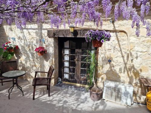 The Courtyard Suite in Germasogeia