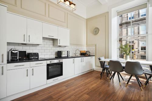 (G1) Elegant 2 bed Blythswood Apartment, Glasgow (photo 7)