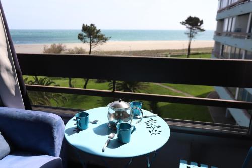 Magnifique vue mer Appart les pied dans l eau St Cyprien in Saint-Cyprien
