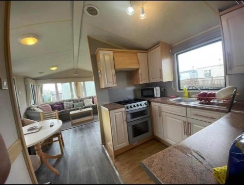 R&S HOLIDAY HOMES THE CHASE r14 3