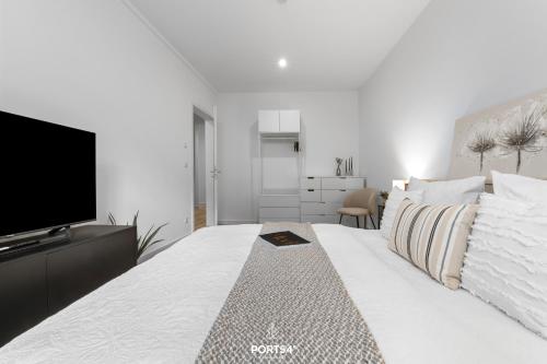 Apartment with Balcony image 10